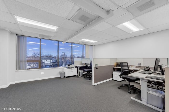 For Sale: Newly Updated Office Building in Jefferson Park