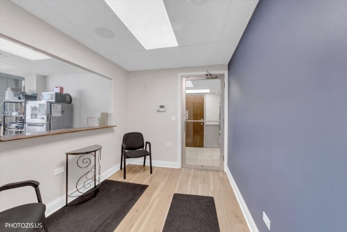 For Sale: Newly Updated Office Building in Jefferson Park
