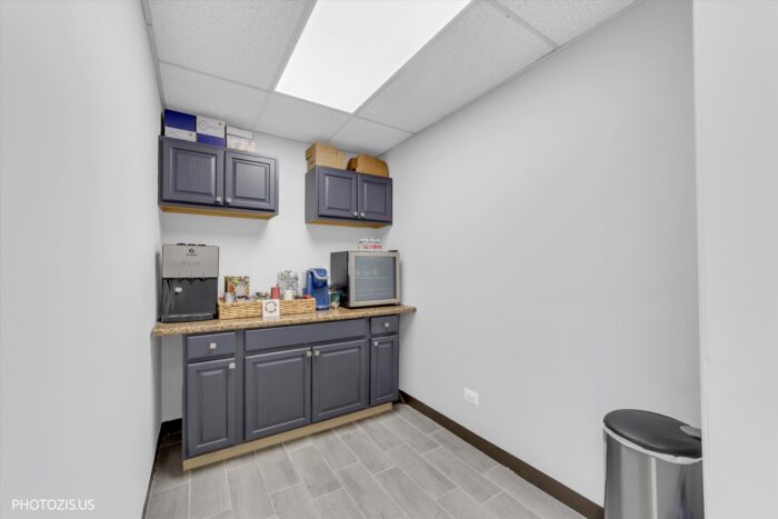 For Sale: Newly Updated Office Building in Jefferson Park