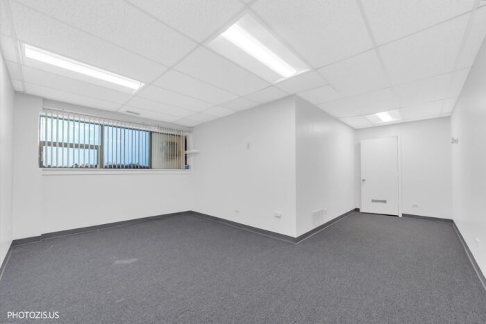 For Sale: Newly Updated Office Building in Jefferson Park