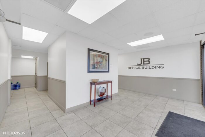 For Sale: Newly Updated Office Building in Jefferson Park