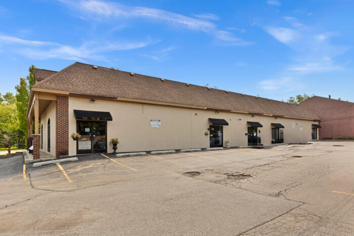 Retail Strip Center on Busy Sheridan Road in Highwood