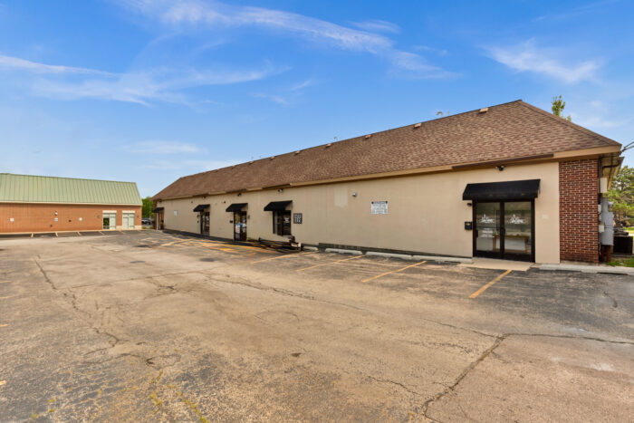 Retail Strip Center on Busy Sheridan Road in Highwood