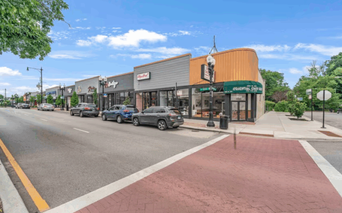 Formerly Managed: Retail Storefronts in the Beverly neighborhood of Chicago