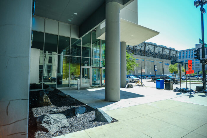 For Lease: Office and Retail Space in Prime Loop Location