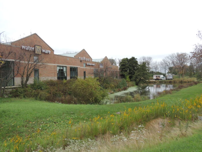 Formerly Managed: High End Retail/Commercial Strip Center located in Highland Park