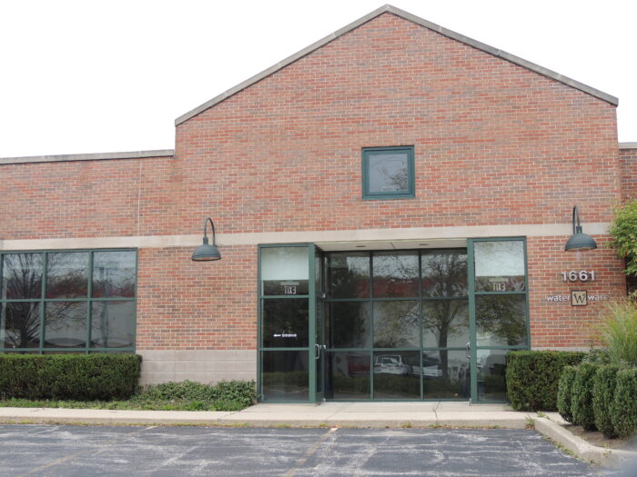 Formerly Managed: High End Retail/Commercial Strip Center located in Highland Park