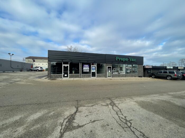 For Lease: Retail Storefront on Heavily-Trafficked IL-Route 120