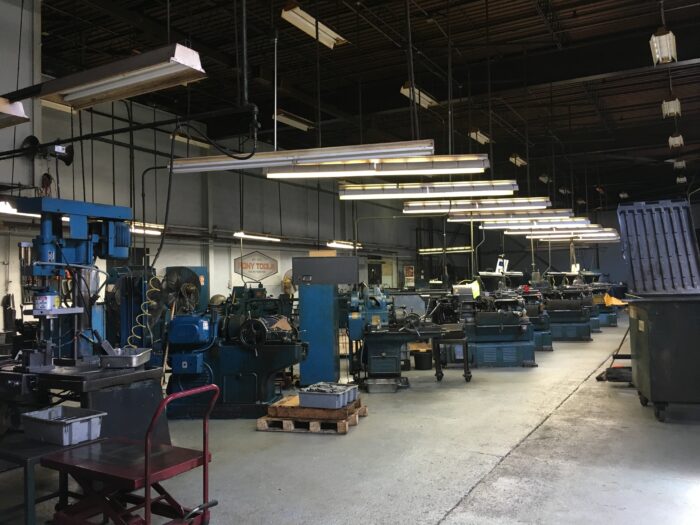 7,408 SF Light Industrial Building in Kinzie Corridor