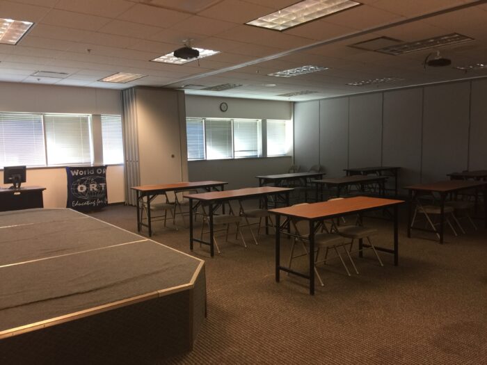 24,100 SF Former Technical School Near Touhy in Skokie