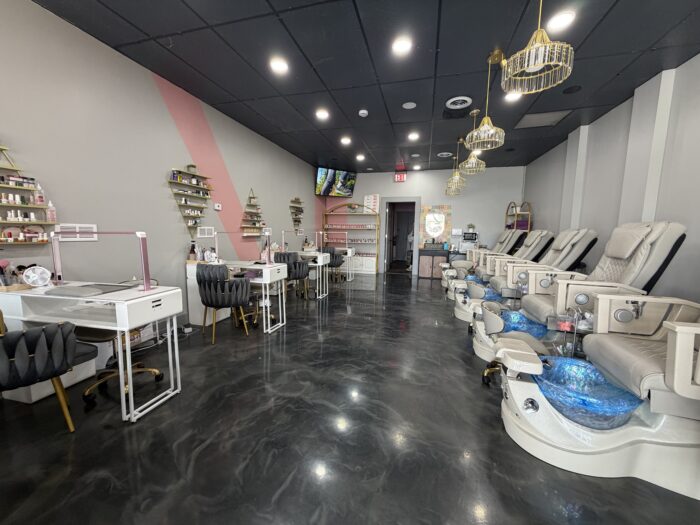 For Lease: Second Generation Nail Salon in Skokie