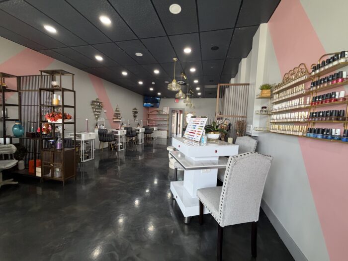 For Lease: Second Generation Nail Salon in Skokie
