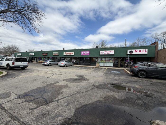 For Lease: Second Generation Nail Salon in Skokie