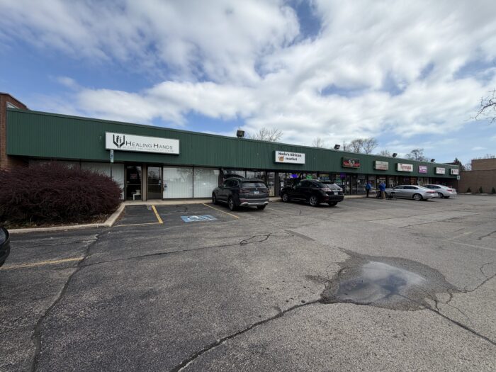 For Lease: Second Generation Nail Salon in Skokie
