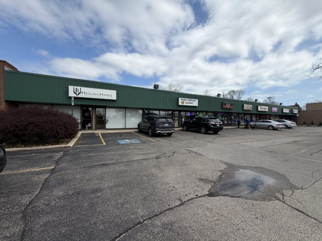 For Lease: Second Generation Nail Salon in Skokie