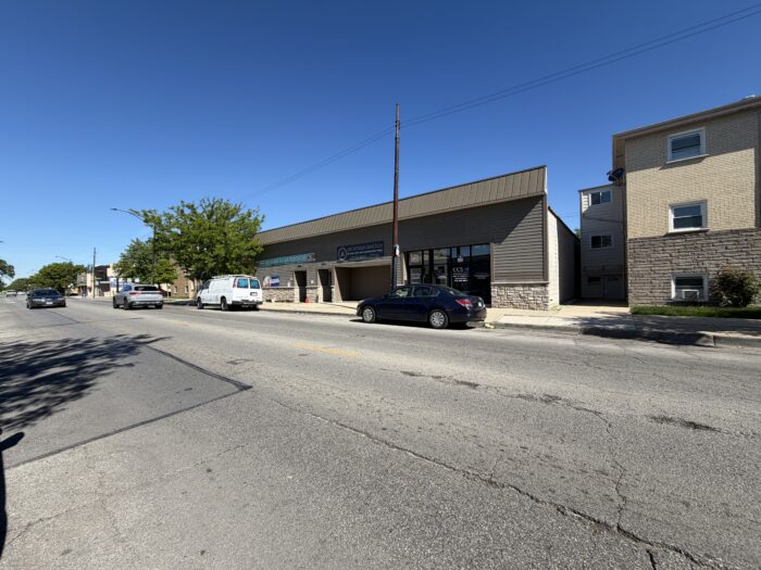 For Sale: 8,600 SF Retail/Office with 75’ of Frontage on Montrose