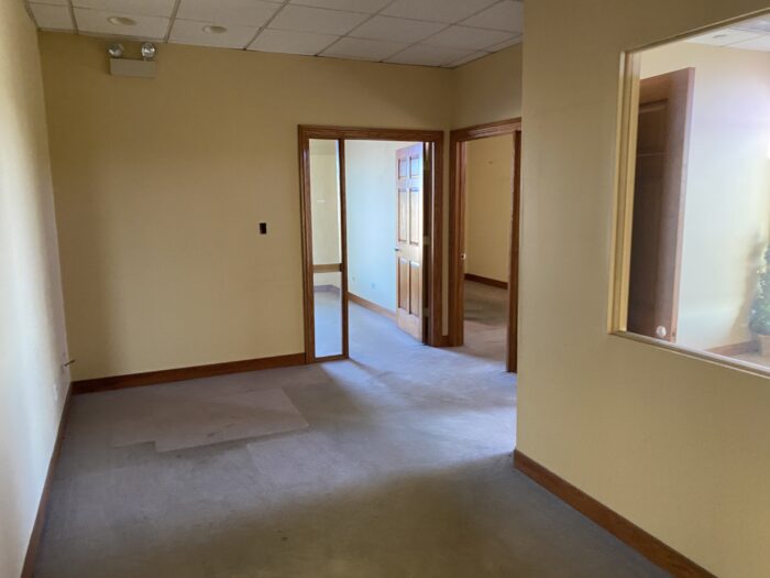 2-Story Office Building in Prime Location in Oak Brook