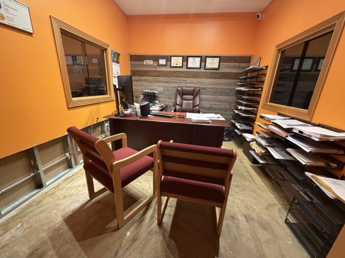 For Lease: Retail/Office in Niles on Milwaukee Avenue
