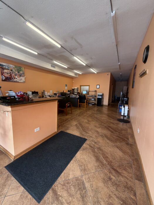 For Lease: Retail/Office in Niles on Milwaukee Avenue
