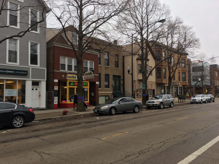 100% Leased, Updated Roscoe Village Mixed-Use Building