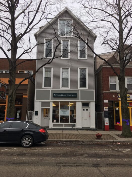 100% Leased, Updated Roscoe Village Mixed-Use Building