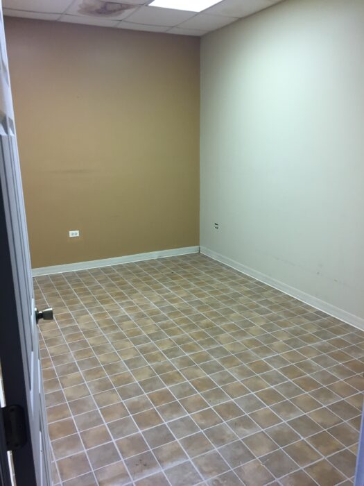 Prime Downtown Mundelein Retail/Office For Lease