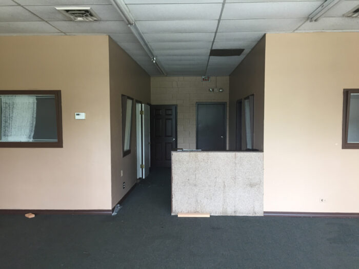 Prime Downtown Mundelein Retail/Office For Lease