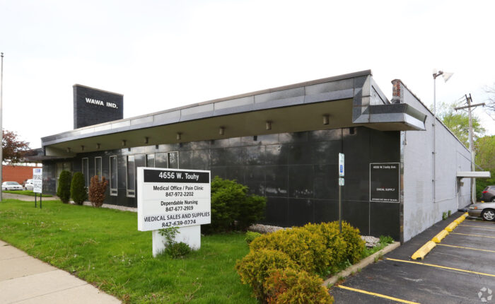 9,120 SF Office on Touhy Near I-94 and Lincoln Ave.