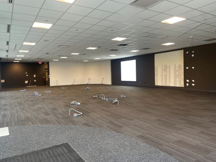 For Sale or Lease: Freestanding Retail Storefront in Joliet, IL